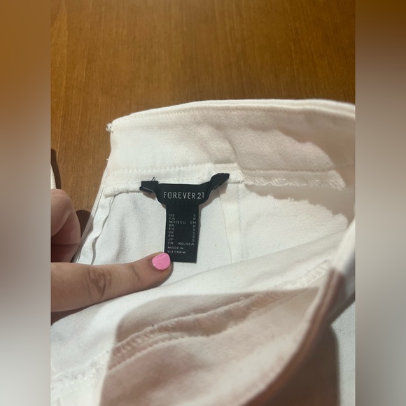 White skirt - Picture 6 of 6